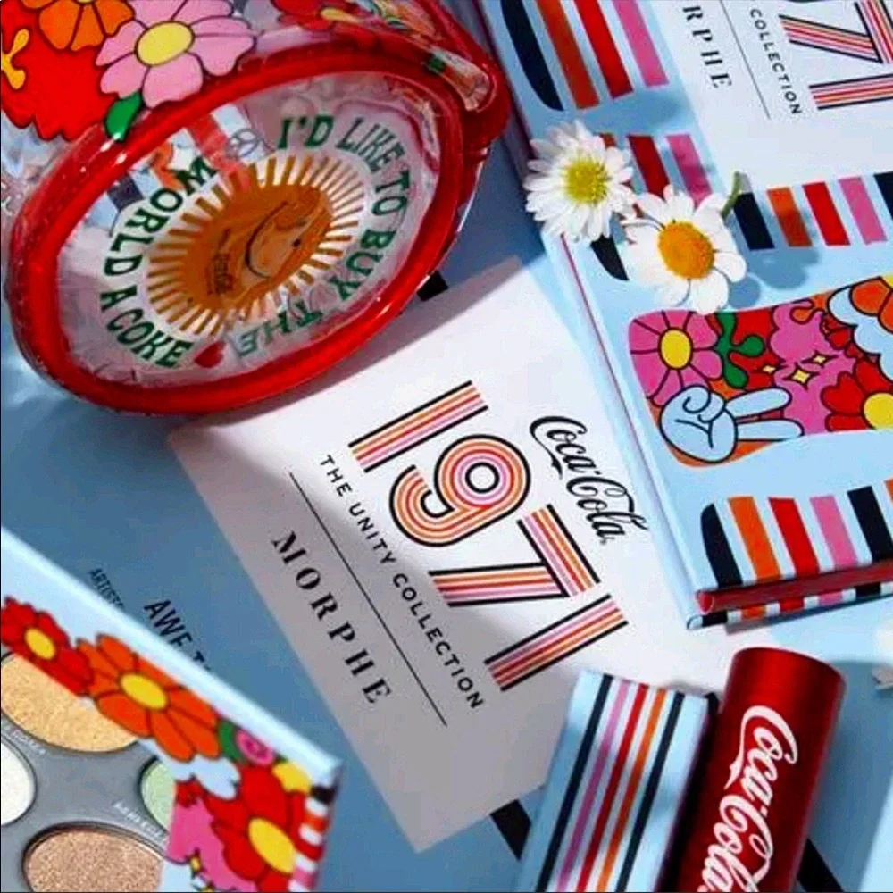 Morphe x Coca Cola Sweep The Peace eye brush set